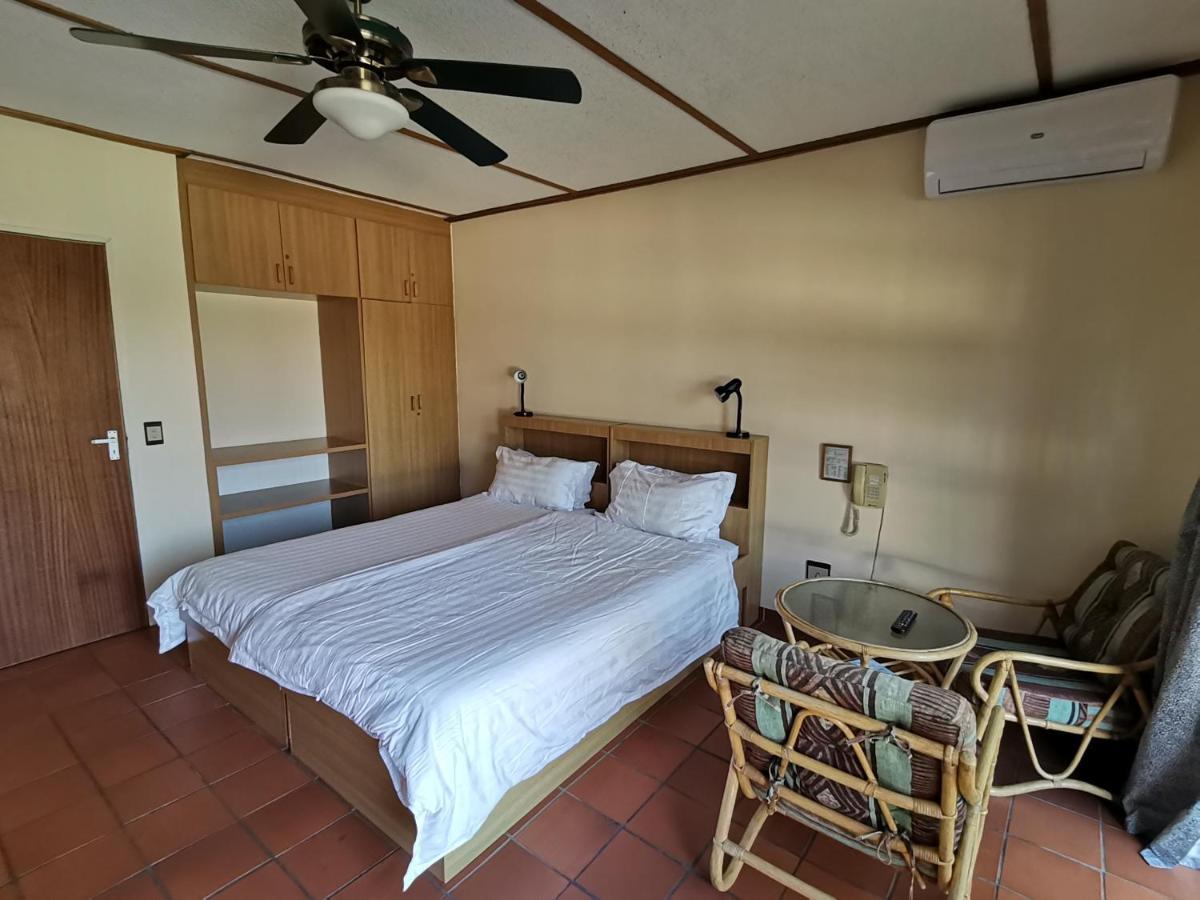 Onganga Hotel Pension ウィントフーク エクステリア 写真